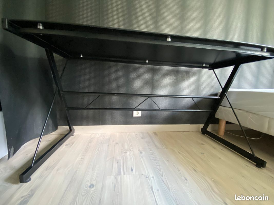 Bureau noir en verre (image 3)