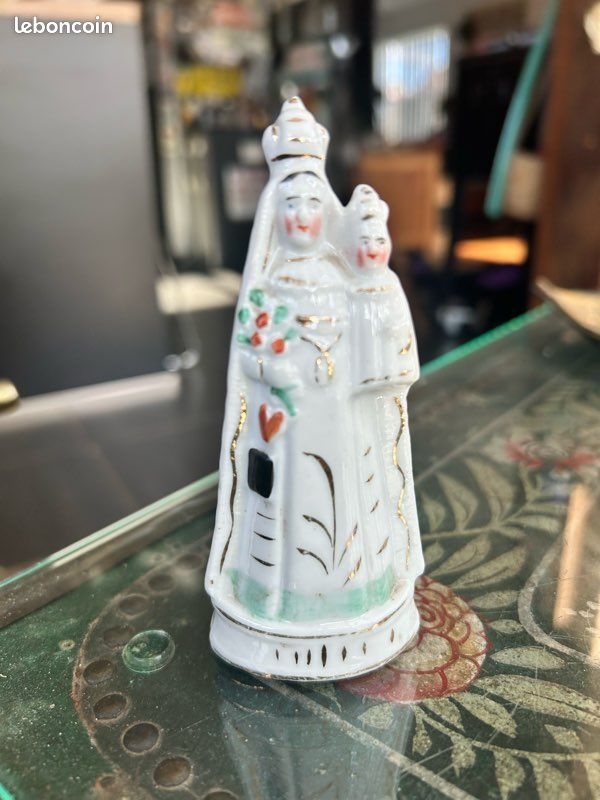 Petite statuette ancienne Vierge à l'Enfant en porcelaine émaillée (image 1)