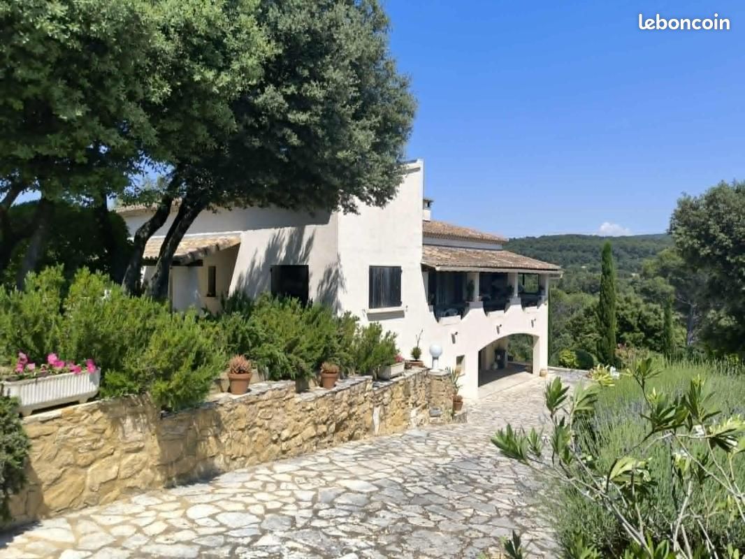Villa 8 pièces 197 m² (image 1)