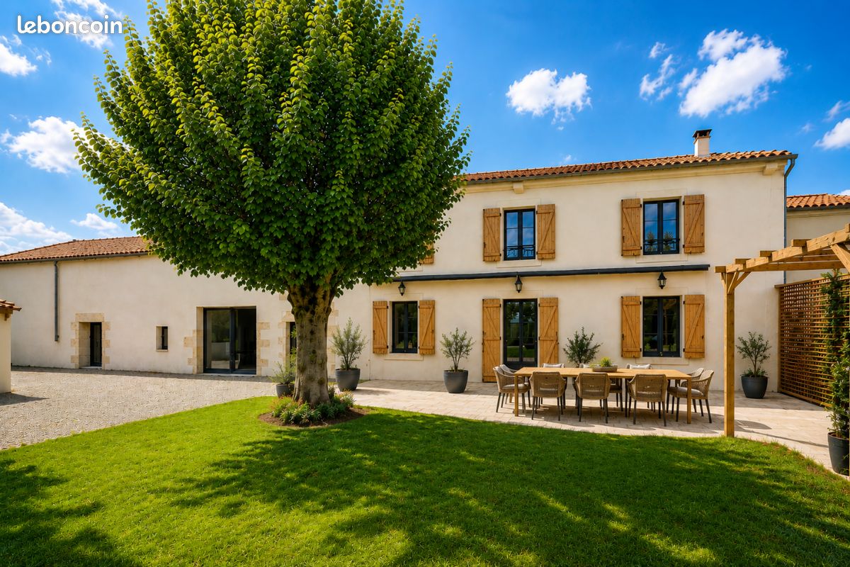 Maison 8 pièces 279 m² · à Saint-Jean-de-Liversay · 279 m² · 596 000 €