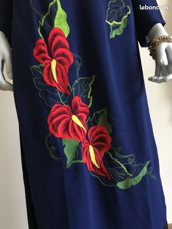 T 38 Magnifique et elegante cheongsam et qipao robe longue brodée asiatique avec pantalon neuve (image 2)