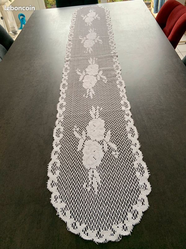Centre de table en dentelle (image 1)
