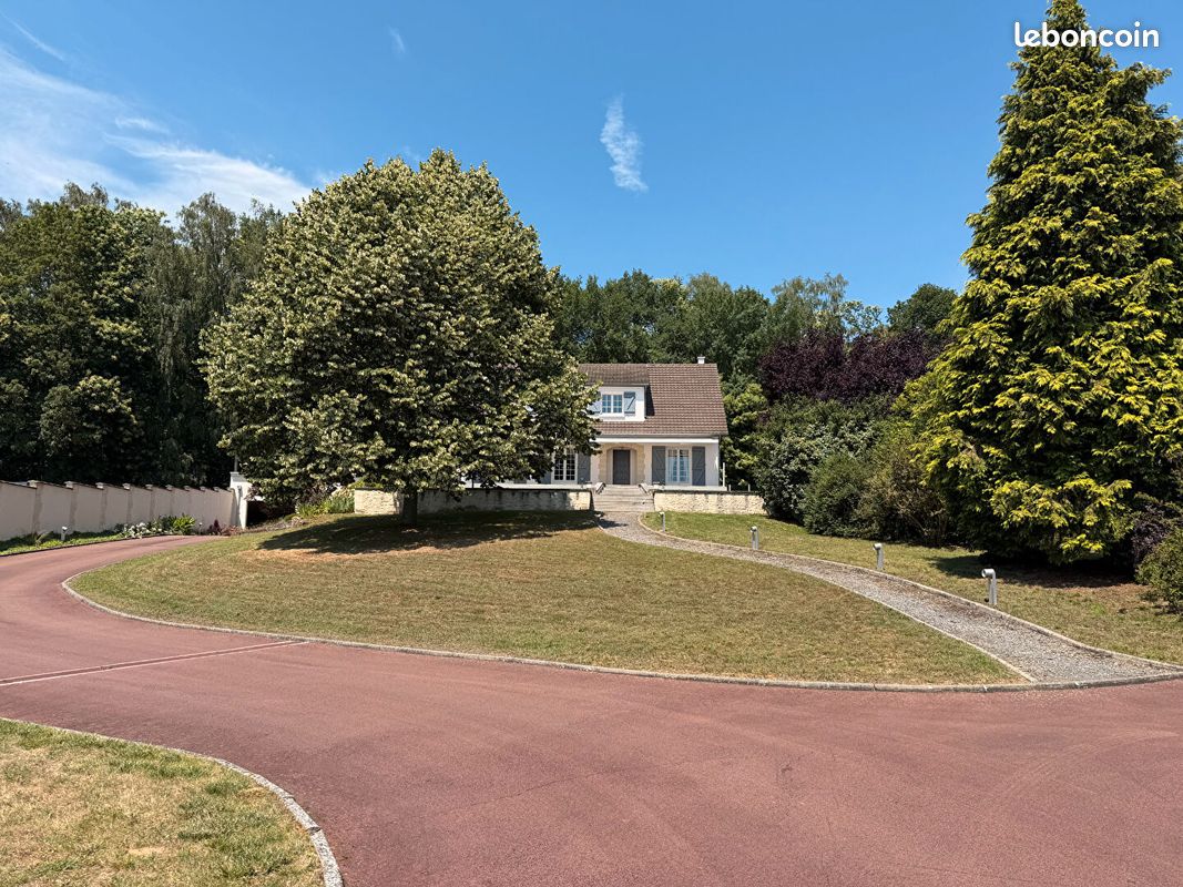 Maison 10 pièces 216 m² · à Ribécourt-Dreslincourt · 216 m² · 395 000 €