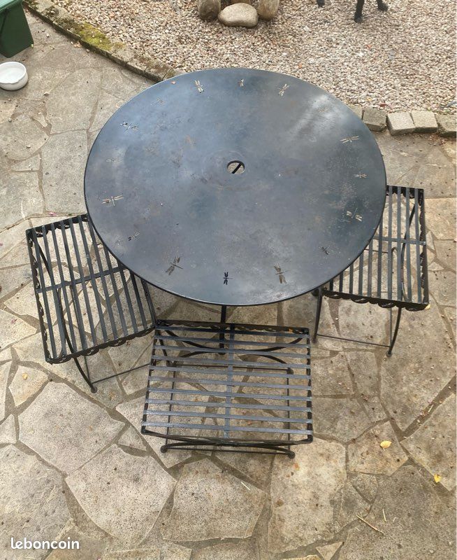 Table jardin + 4 tabourets (image 1)
