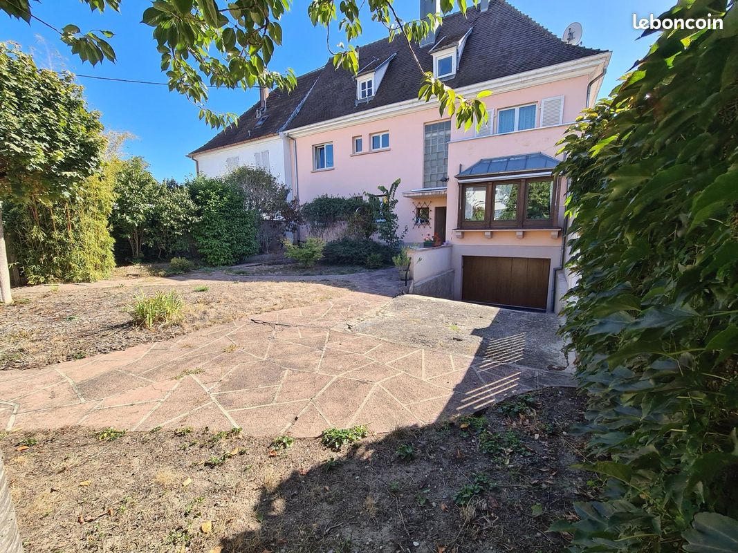 Immeuble 8 pièces 190 m² · à Neuf-Brisach · 190 m² · 250 000 €