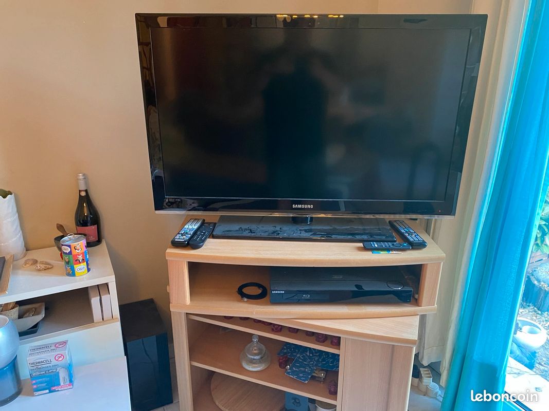 Meuble Tv pratique et efficace (image 1)