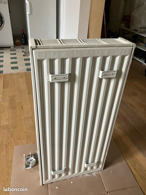 Radiateur à eau chaude acier (image 3)