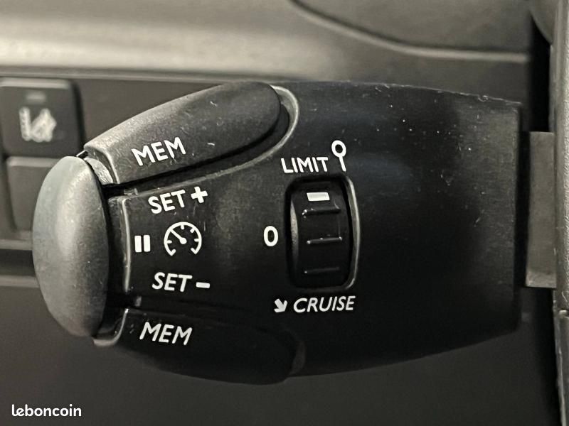 Citroen C3 Essence 110 Feel GPS Radar Recul Clim Auto Régulateur (image 21)