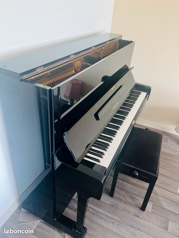 Piano Yamaha U1 (image 3)