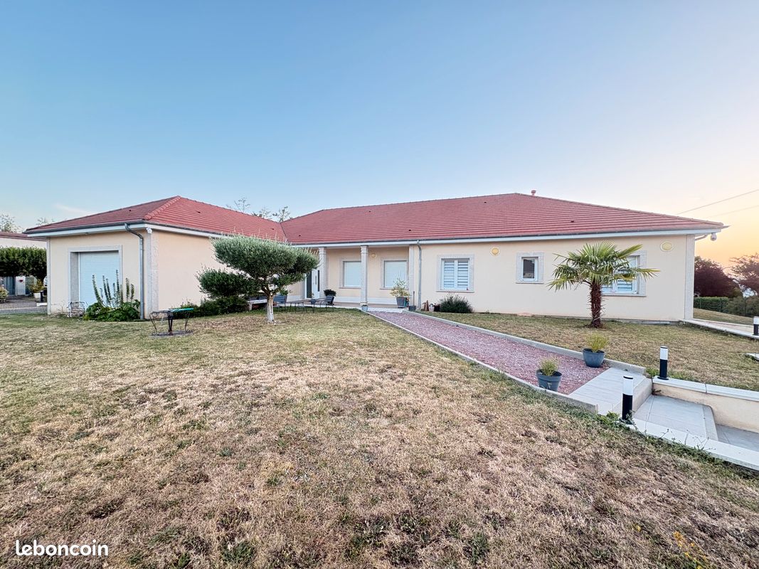 Maison 8 pièces 248 m² · à Méreau · 248 m² · 395 000 €