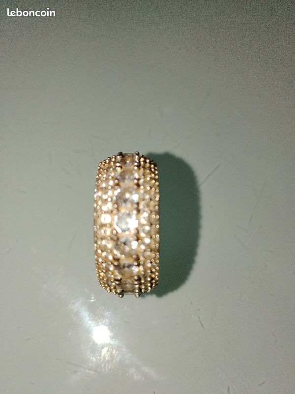 Belle bague avec petit brillant tout le tour (image 1)