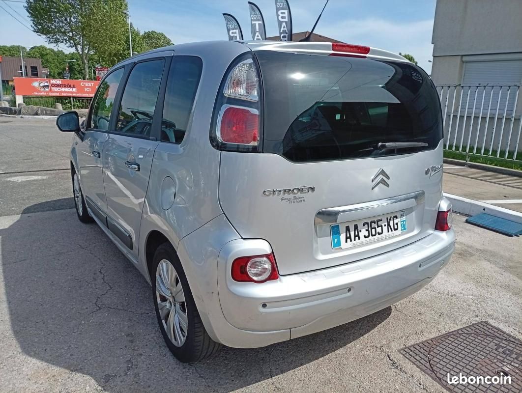 Citroën C3 II 1.6 HDi90 FAP Exclusive (image 8)