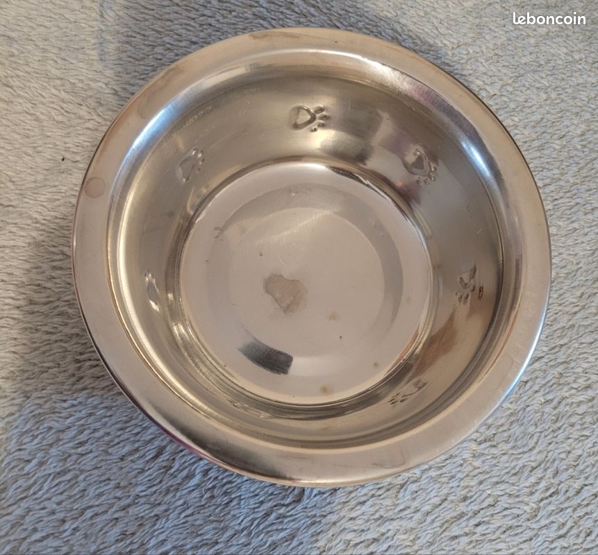 AJ37 Gamelle pour chat à donner (image 1)