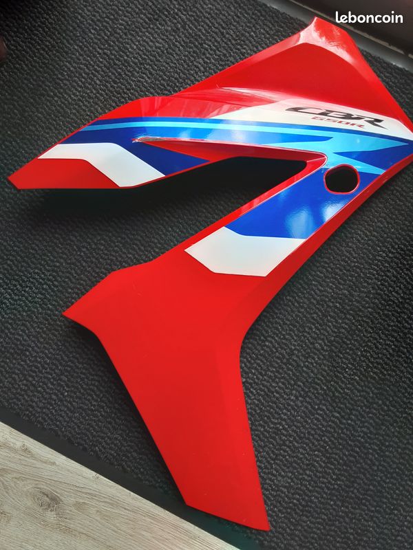 Cache latéral Droit Honda CBR 650R de 24/25 (image 1)