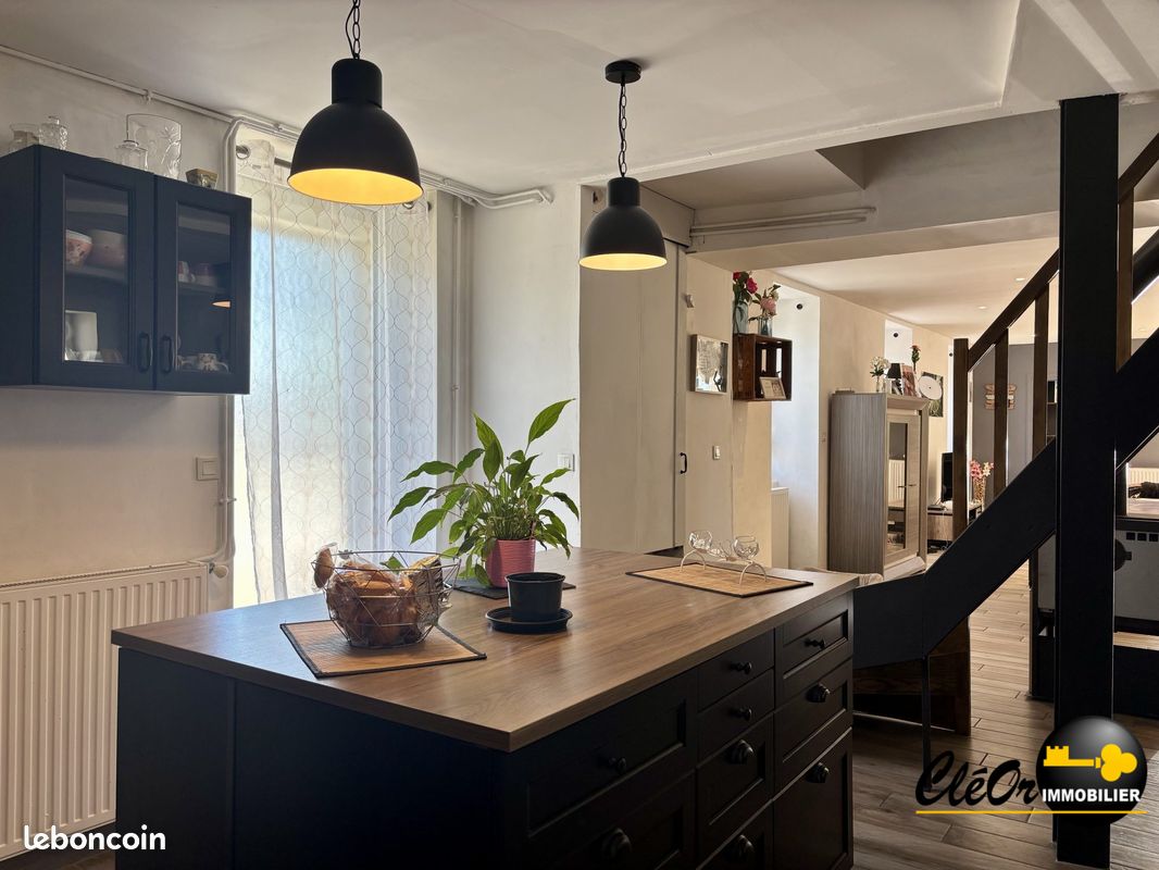 Maison 4 pièces 182 m² · à Châtenoy-le-Royal · 182 m² · 265 000 €
