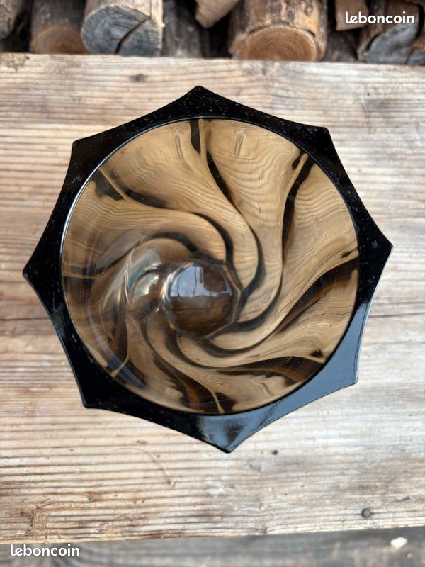 Vase En Verre Fumé Noir Forme Anneau - Décoration Rétro, Occasion - Marque Deco, Design Original Pour Intérieur Moderne