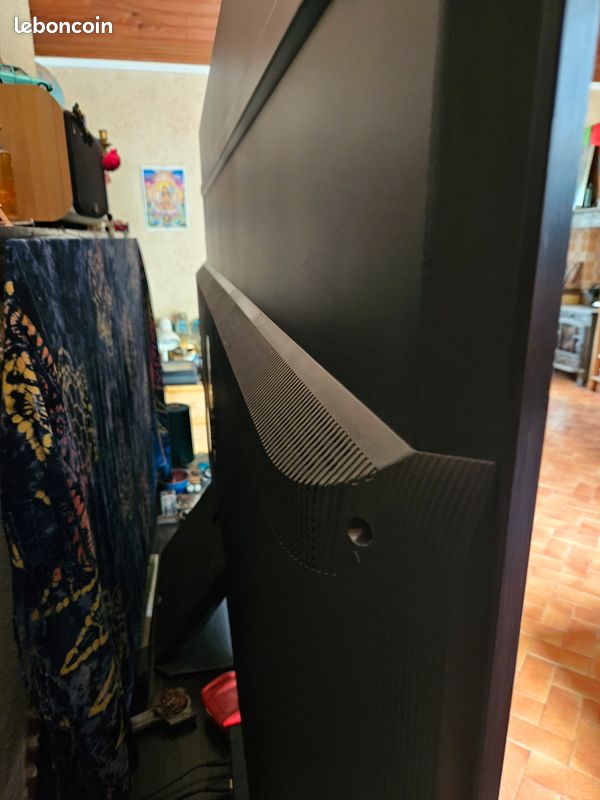 TV TLC 4K 214cm Mini Led 85 (image 4)