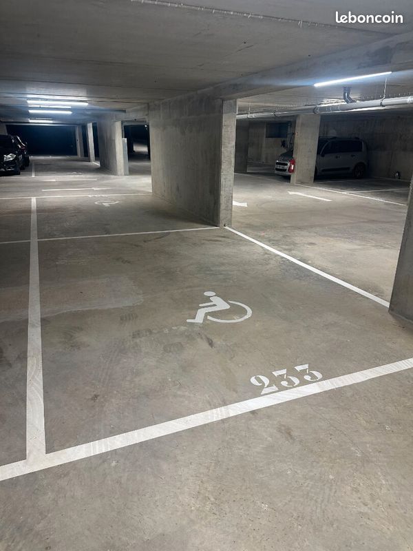 Parking 17 m² · à Clamart · 17 m² · 14 500 €