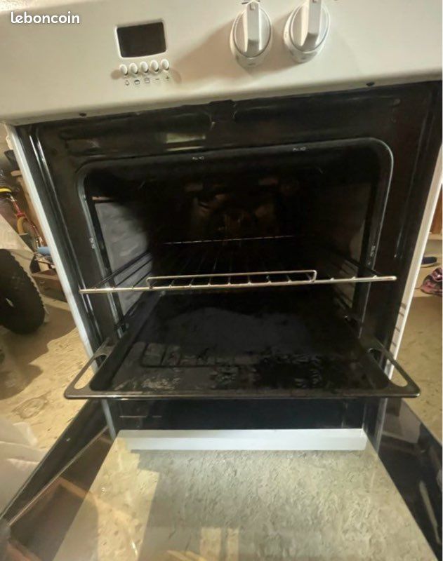 Cuisinière four + 3 foyers à induction INDESIT (image 5)