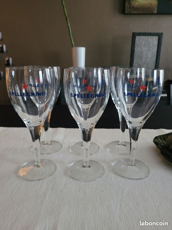 Lot de 6 verres à pieds San pellegrino (image 1)