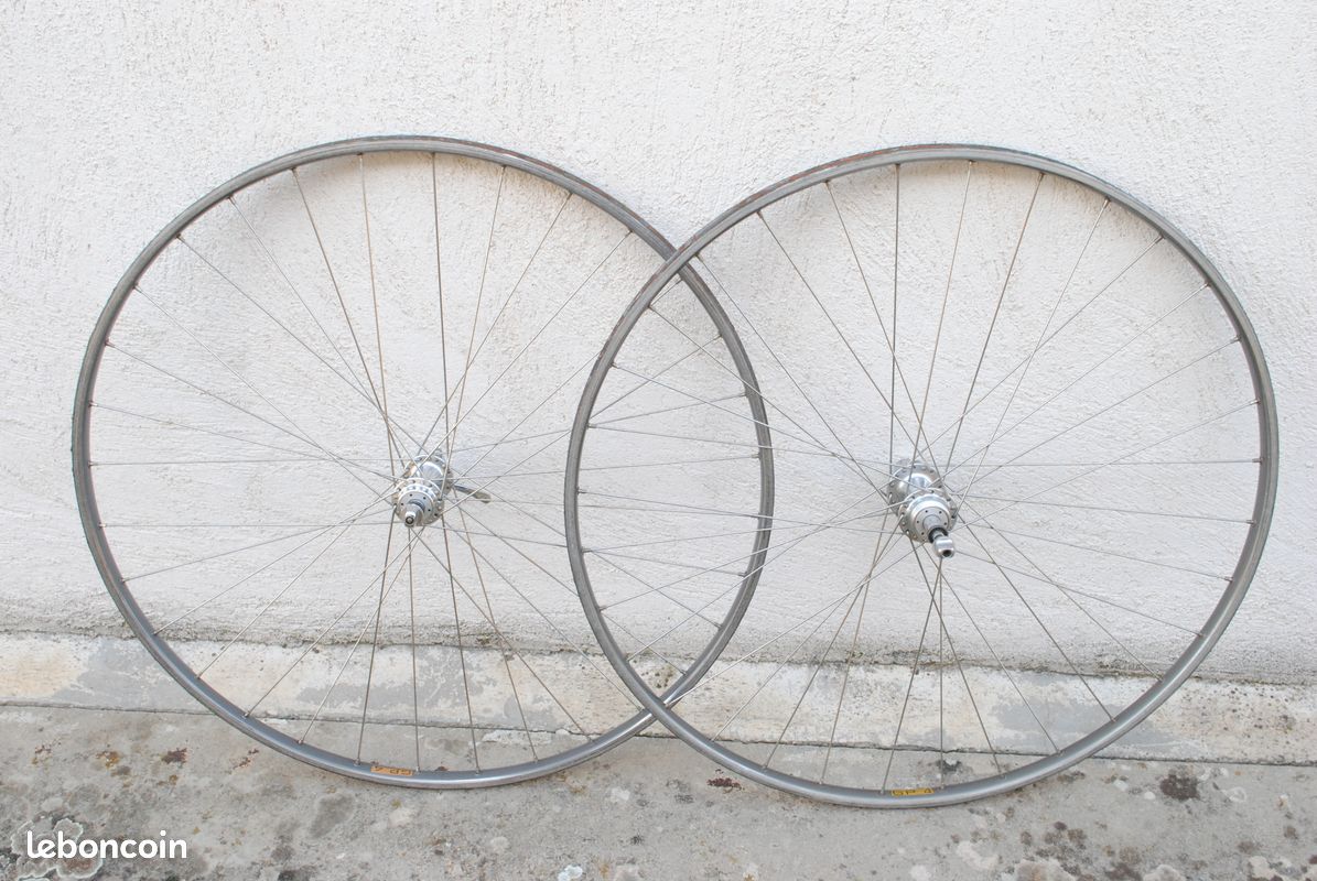 Roues vélo carbone Mavic Cosmic SL 45 C23