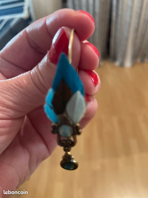 Boucles d'oreilles bronze et vertes (image 2)