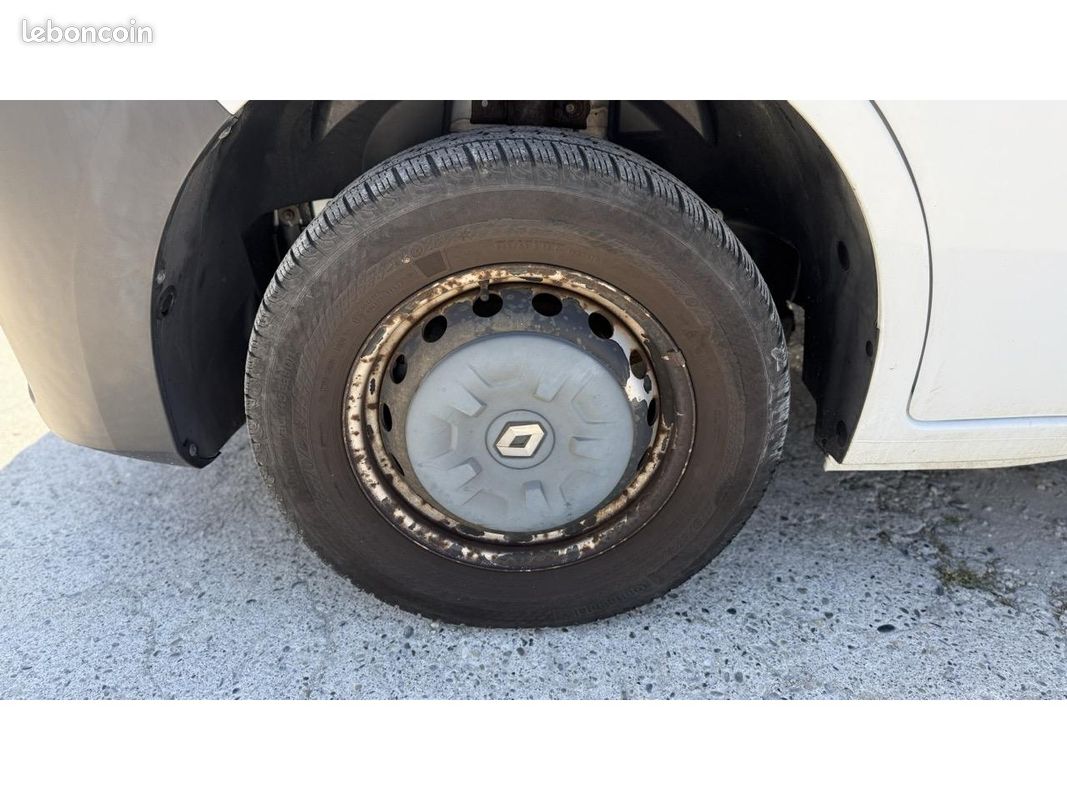 RENAULT MASTER III FG Grand Confort F3500 L2H2 2.3 dCi 135cv Traction 20825,00 EUR HT (image 33)