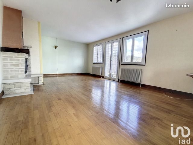 Maison 10 pièces 257 m² - Saint-Germain-de-Montbron 16380 (image principale 2)