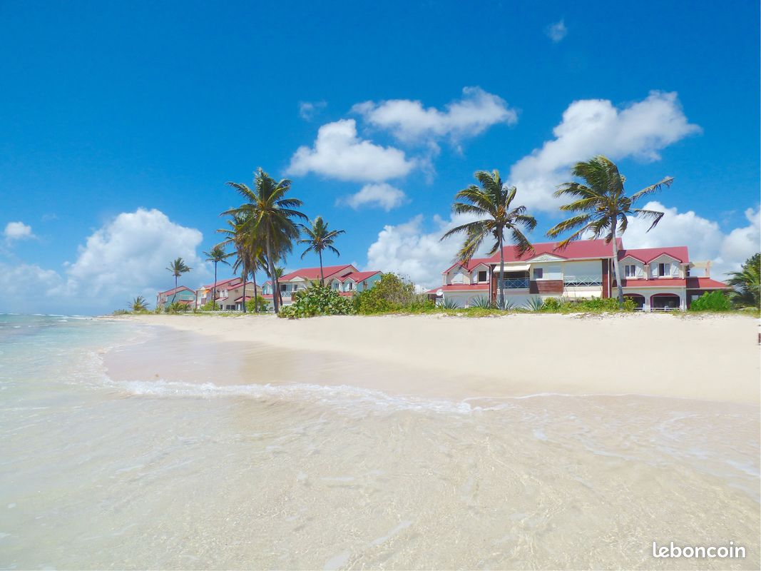 Vivre au bord de la mer à Crystal Beach T3 75m2, vue mer, 2 piscines, accès direct plage
