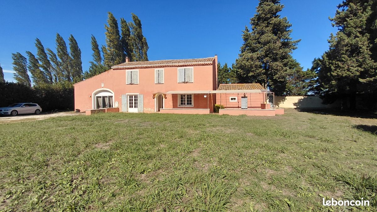 Maison 8 pièces 294 m² · à Pierrelatte · 294 m² · 365 000 €
