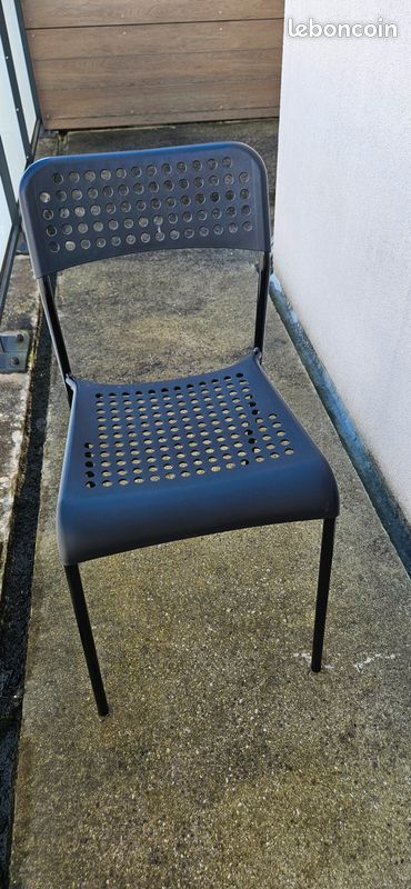 TABLE ET CHAISES salle à manger. Modèle Ikea Sandsberg / Adde EUR 65,00