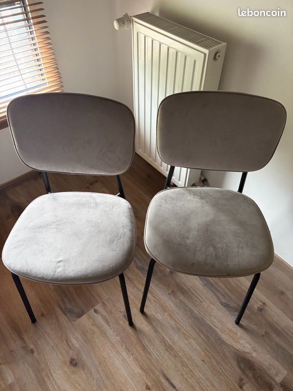 Lot 2 chaises (image 1)