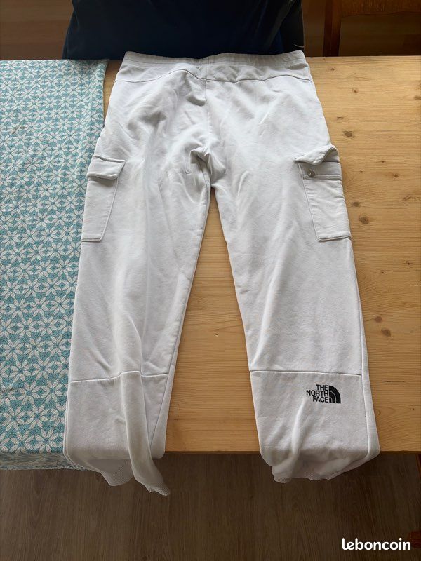 Jogging the north face (image 3)