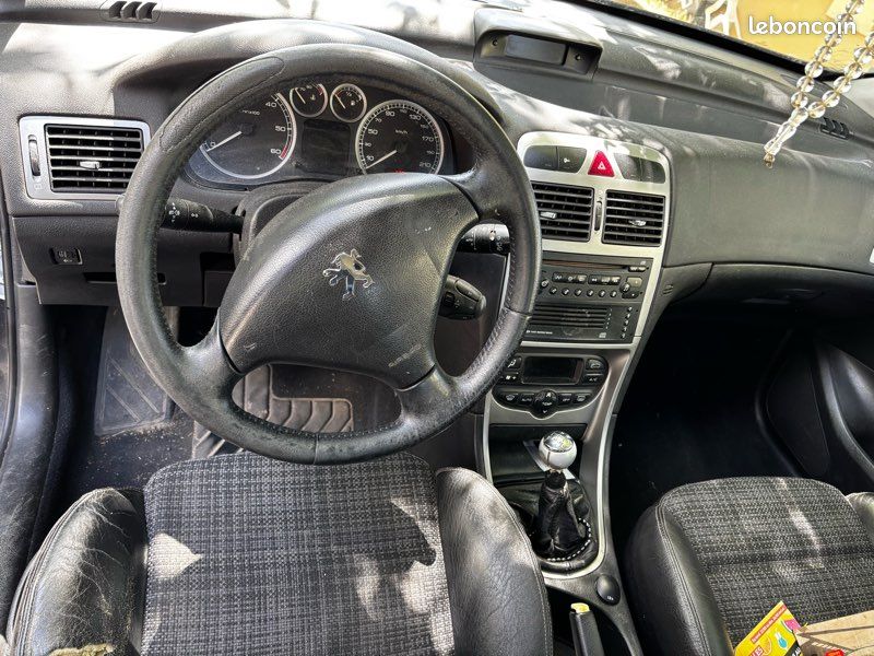 Peugoet 307 (image 3)