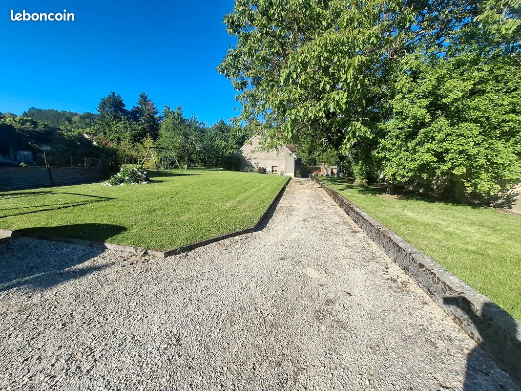 Maison 5 pièces 130 m² · à Bussy-en-Othe · 130 m² · 140 000 €
