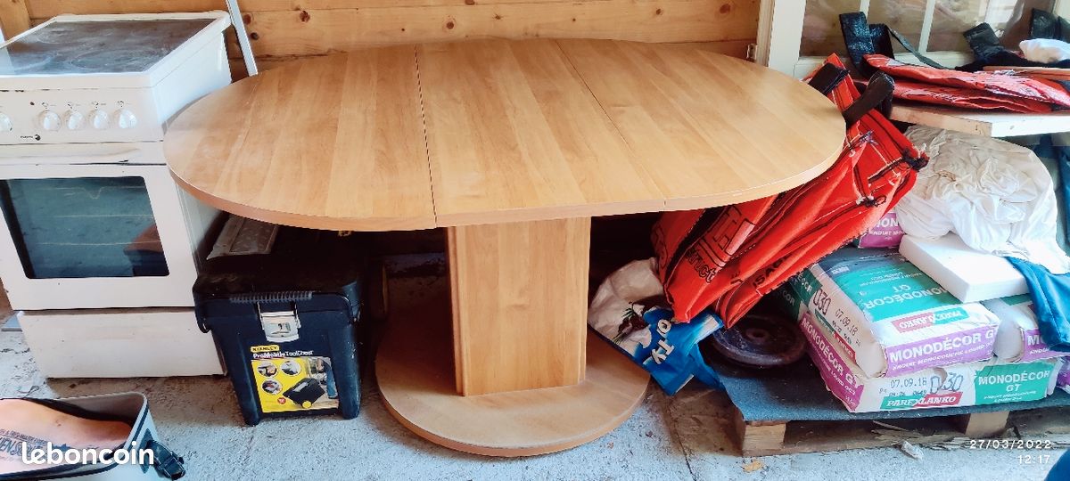 Table et ses 6 chaises (image 1)