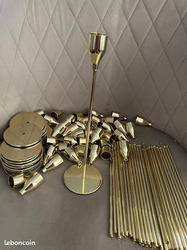 Chandelier doré (image 1)