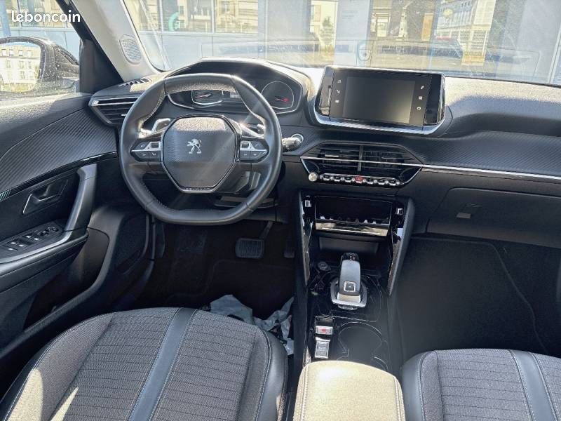 Peugeot 2008 PureTech 130 S&S EAT8 Allure Pack (image 8)