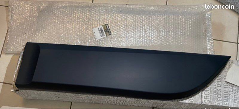 Moulure (garniture, baguette) porte arrière gauche RENAULT SCENIC III 04/09 => 828777002R (image 1)