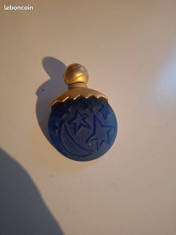 Broche Karl Lagerfeld vintage (image 1)