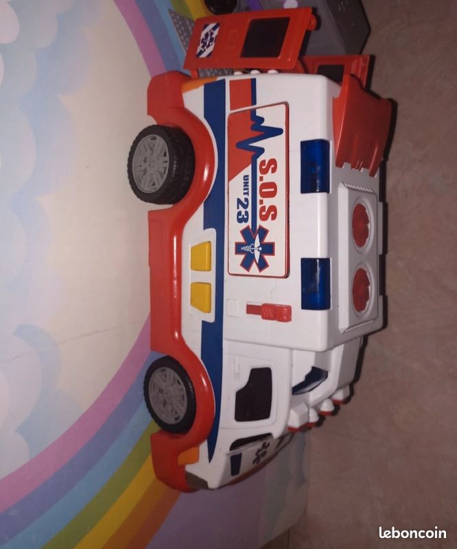 Jouet camion ambulance (image 1)