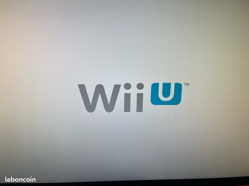 Console Wii U Semi HS logo WiiU modèle WUP-101 (03) Consoles