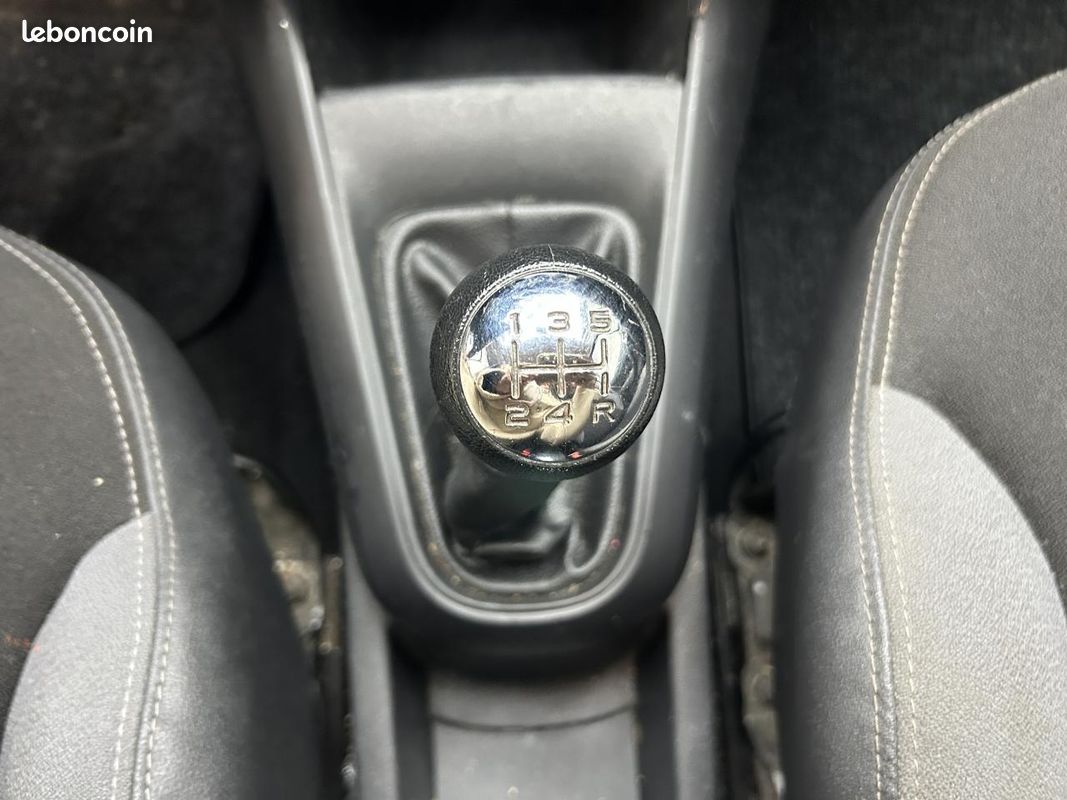 Citroen c3 1.1 60 attraction-distribution faite (image 14)