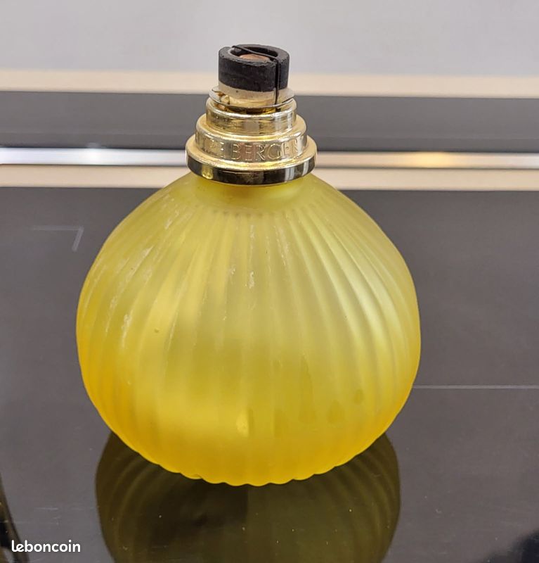 Lampe Berger Diffuseur De Parfum En Porcelaine - Fond Jaune à Décor Floral