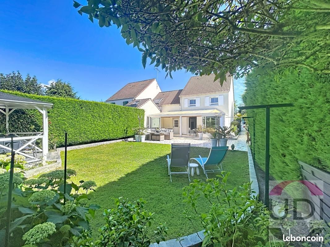Maison 4 pièces 89 m² · à Sainte-Geneviève-des-Bois · 89 m² · 320 000 €