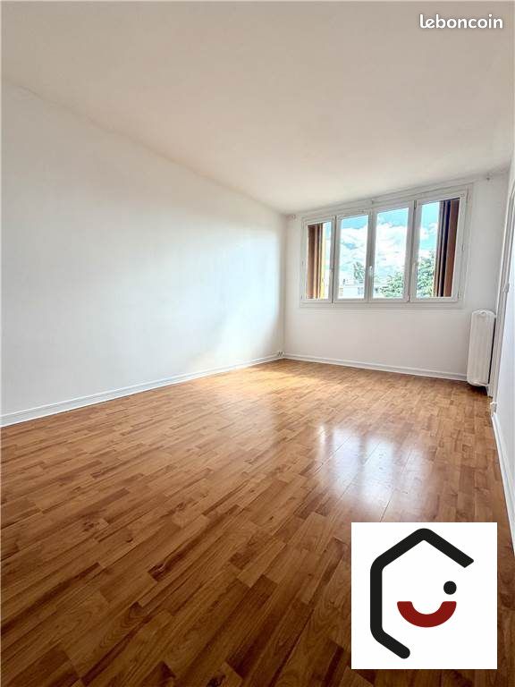 Appartement 3 pièces 48 m² · à Avon · 48 m² · 860 €