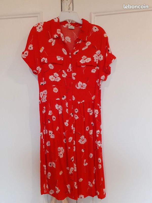 Robe Pimkie rouge à fleurs blanches T34 Vêtements
