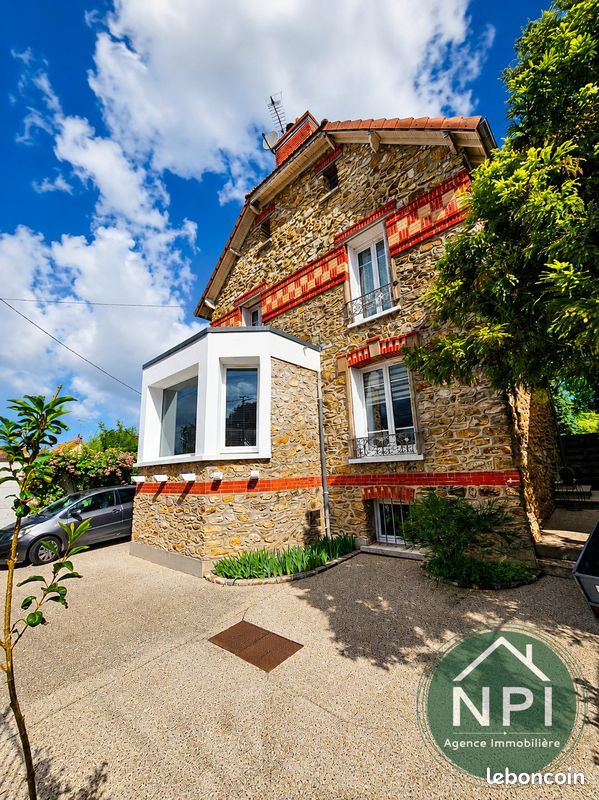 Maison 6 pièces 140 m² · à Vaux-le-Pénil · 140 m² · 449 000 €