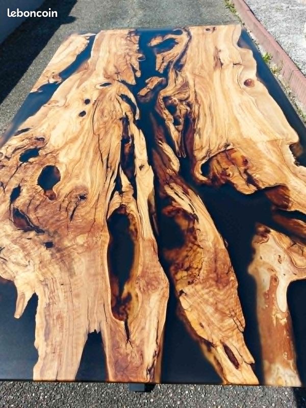 Table haut de gamme en résine époxy et bois noble (image 4)