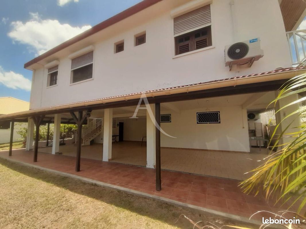 Maison 4 pièces 90 m² · à Le Carbet · 90 m² · 1 690 €